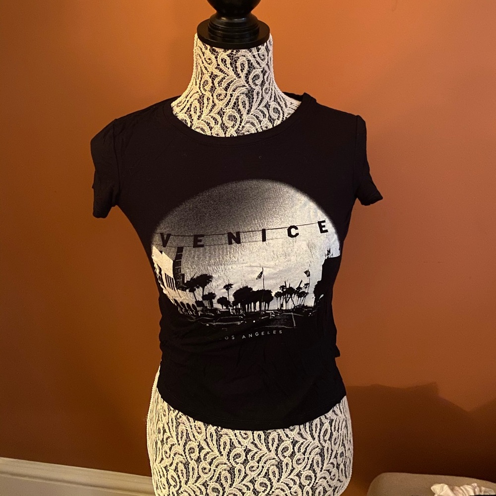 American Eagle Venice T-shirt